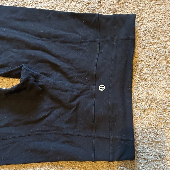 Lululemon Groove Crop Black Size 2 Women’s Stretch Stitching Yoga Leggings Run - Picture 6 of 9